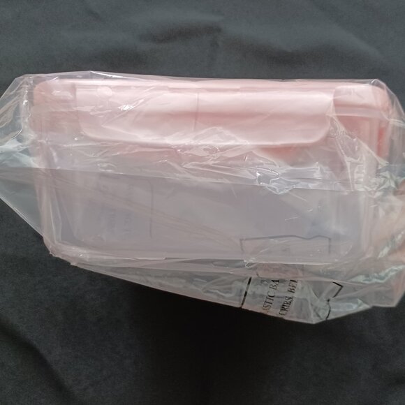 Lock & Lock storage containers w/ pink lids - Set of 3 - Picture 3 of 4